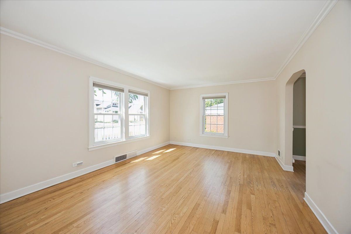 9328 Jefferson Avenue, Brookfield, IL 60513