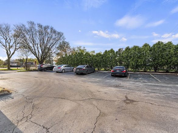 265 N WILMETTE Avenue, Westmont, IL 60559