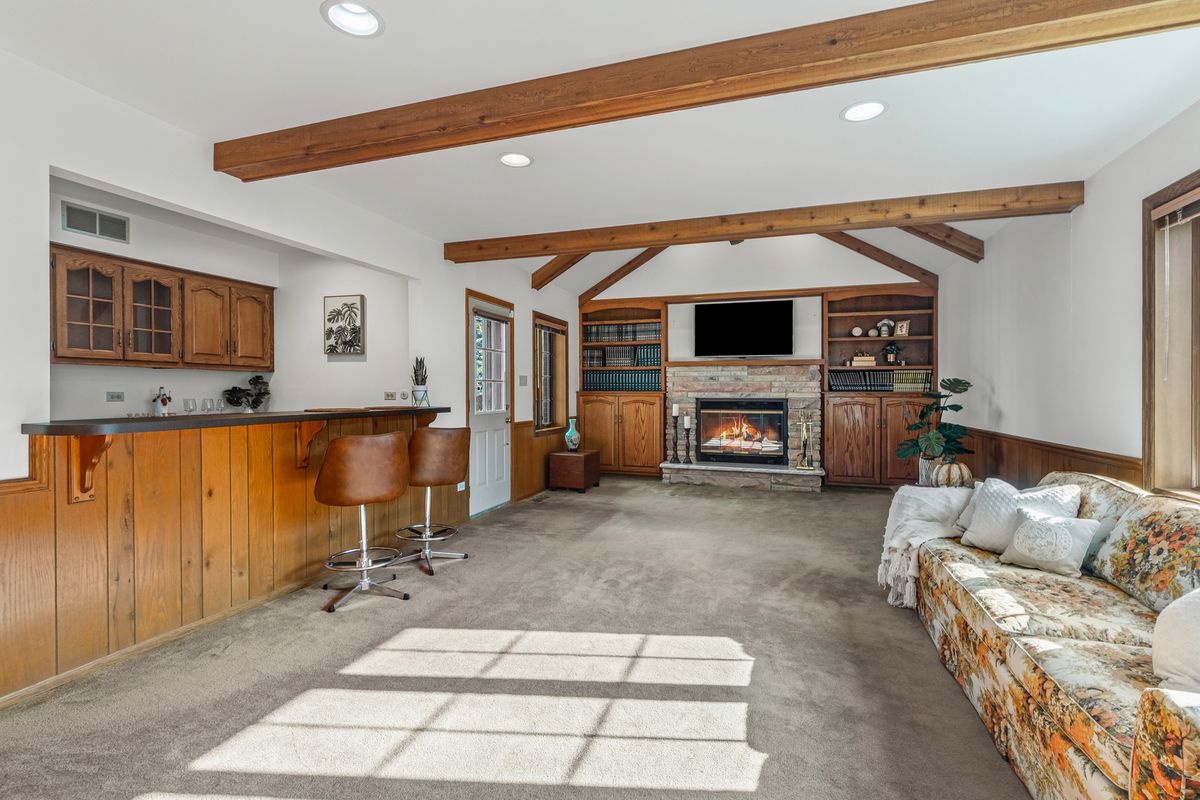 8115 Pluskota Drive, Orland Park, IL 60462