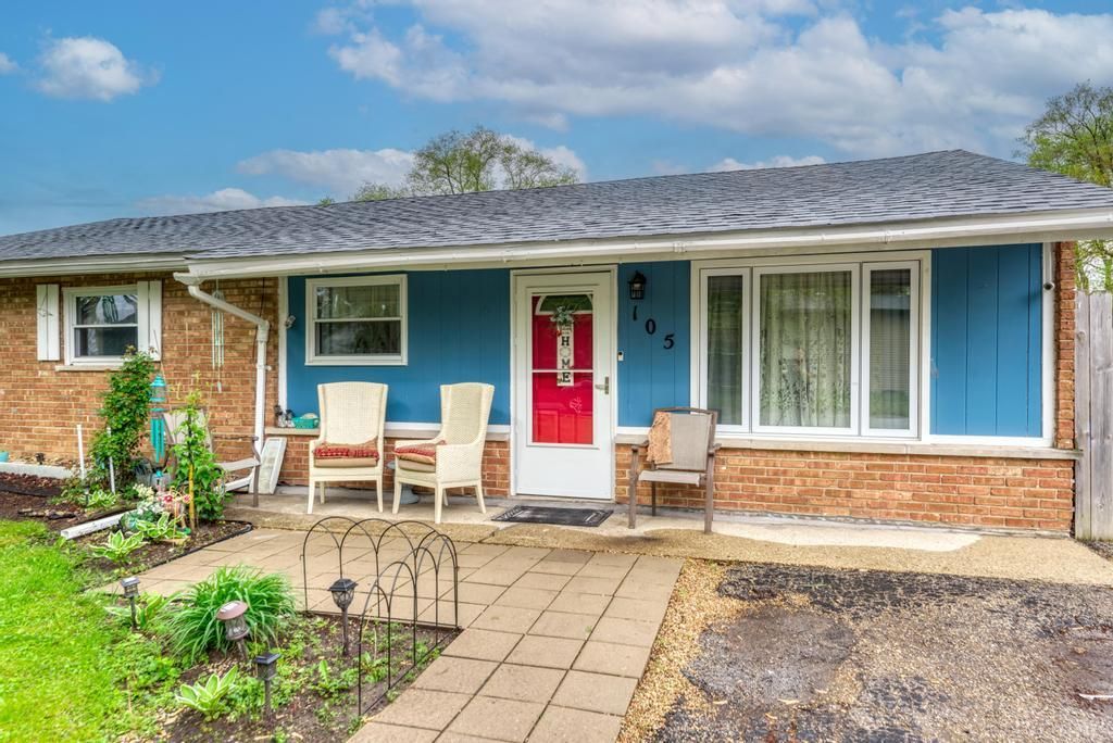 105 Queenswood Road — Bolingbrook, IL 60440