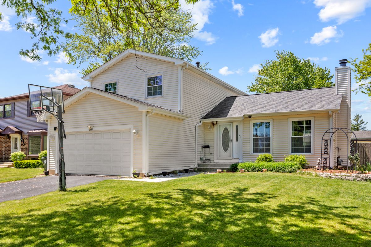 898 Debra Lane, Elk Grove Village, IL 60007