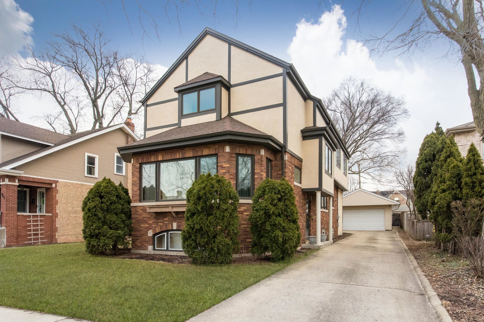 7349 W Ibsen Street — Chicago, IL 60631