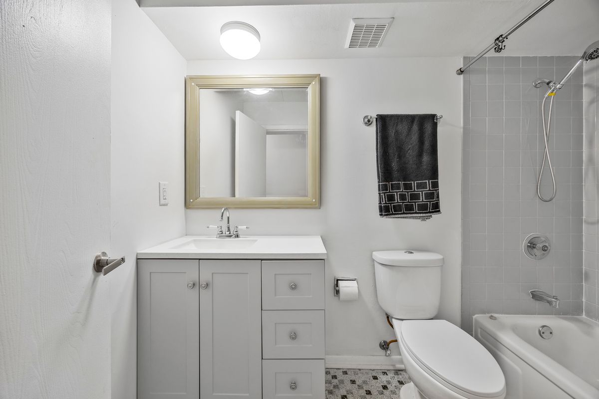 5343 Waterbury Court #2403, Crestwood, IL 60418