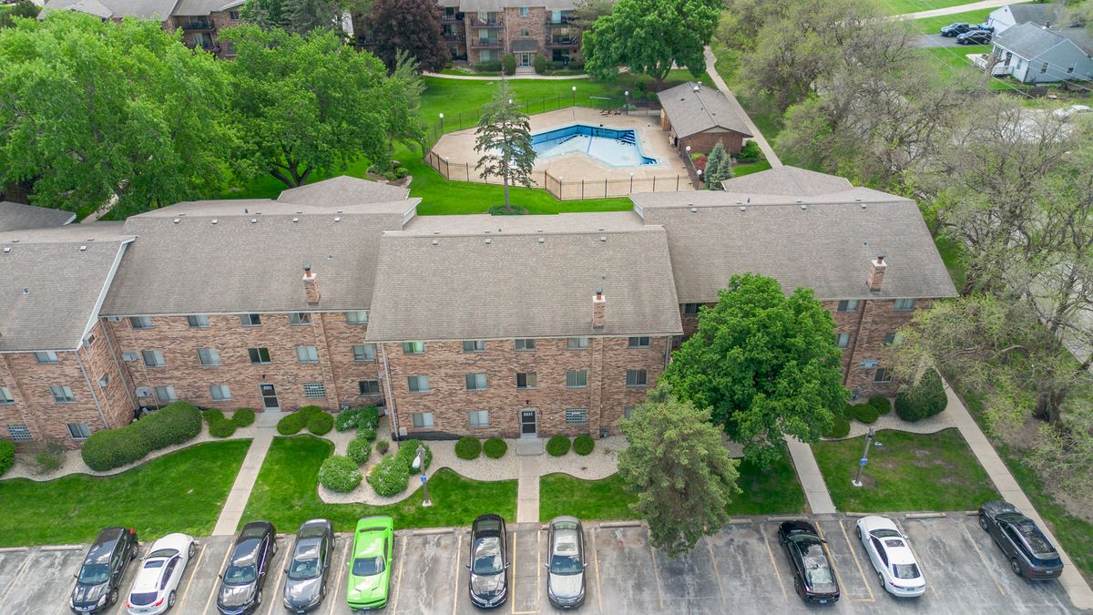 5343 Waterbury Court, Crestwood, IL 60418