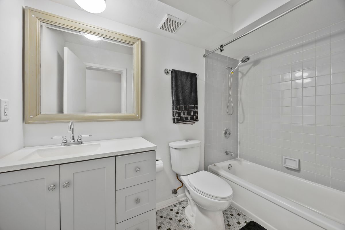 5343 Waterbury Court #2403, Crestwood, IL 60418
