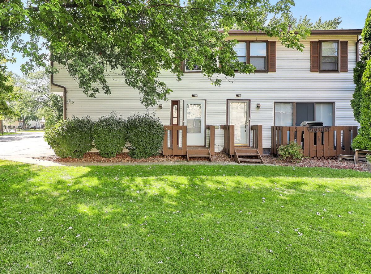 7724 Douglas Court, Frankfort, IL 60423