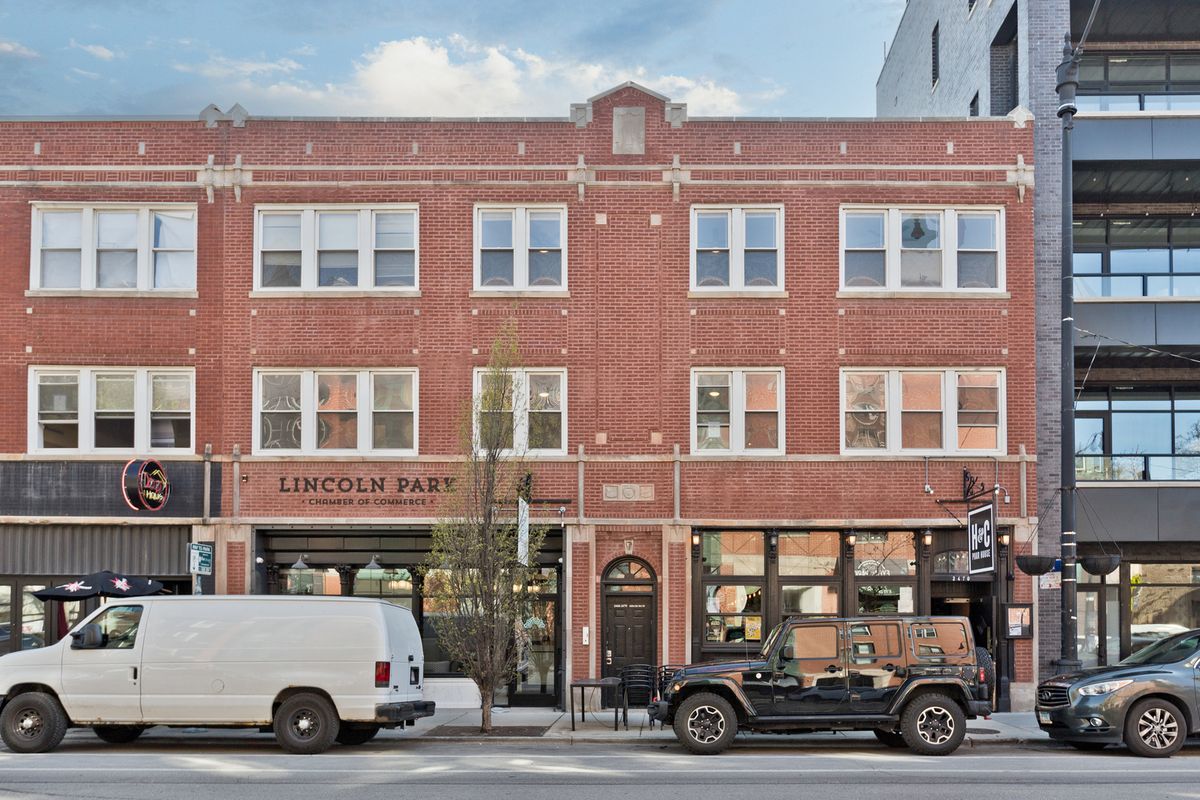 2464 Lincoln Avenue, Chicago, IL 60614