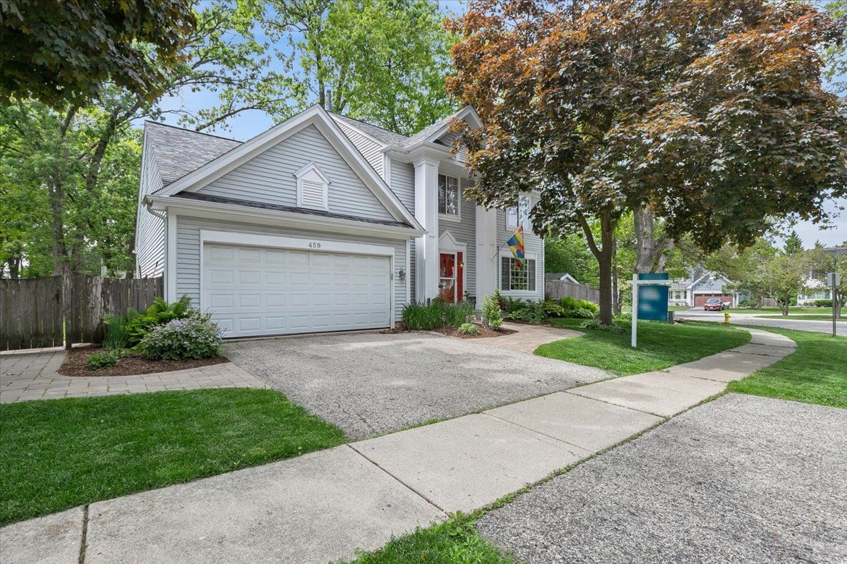 459 Rock Hall Circle — Grayslake, IL 60030