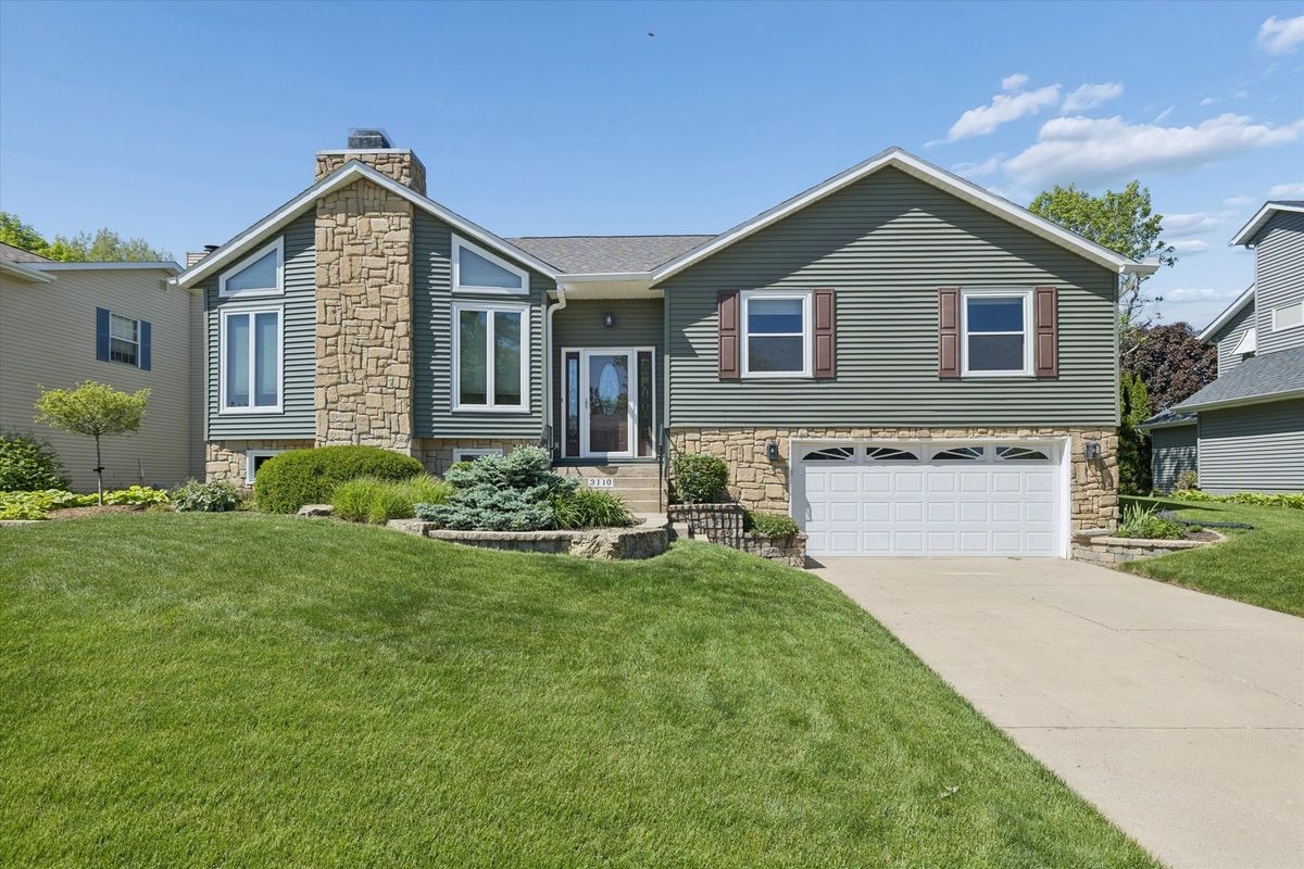 3110 Hartford Drive, Bettendorf, IA 52722