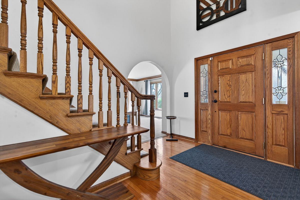 1659 Brittany Lane, Hoffman Estates, IL 60192
