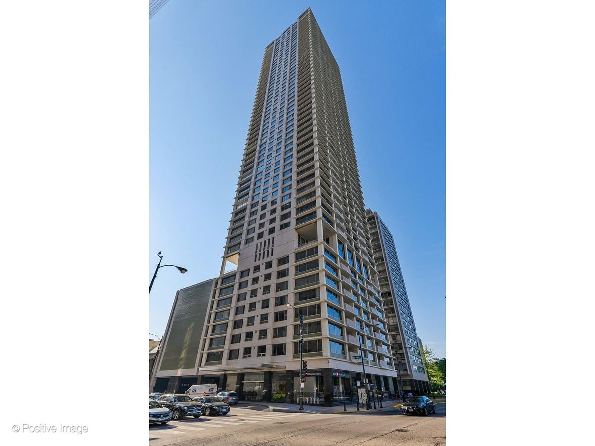 1000 Lake Shore Plaza, Chicago, IL 60611