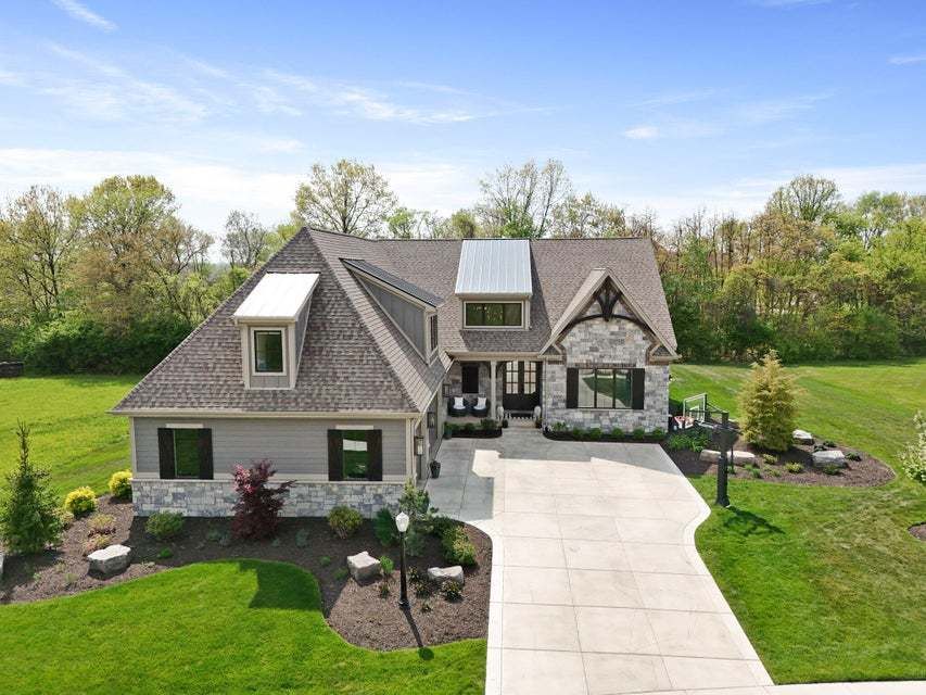 3703 Brigata Drive, Valparaiso, IN 46385
