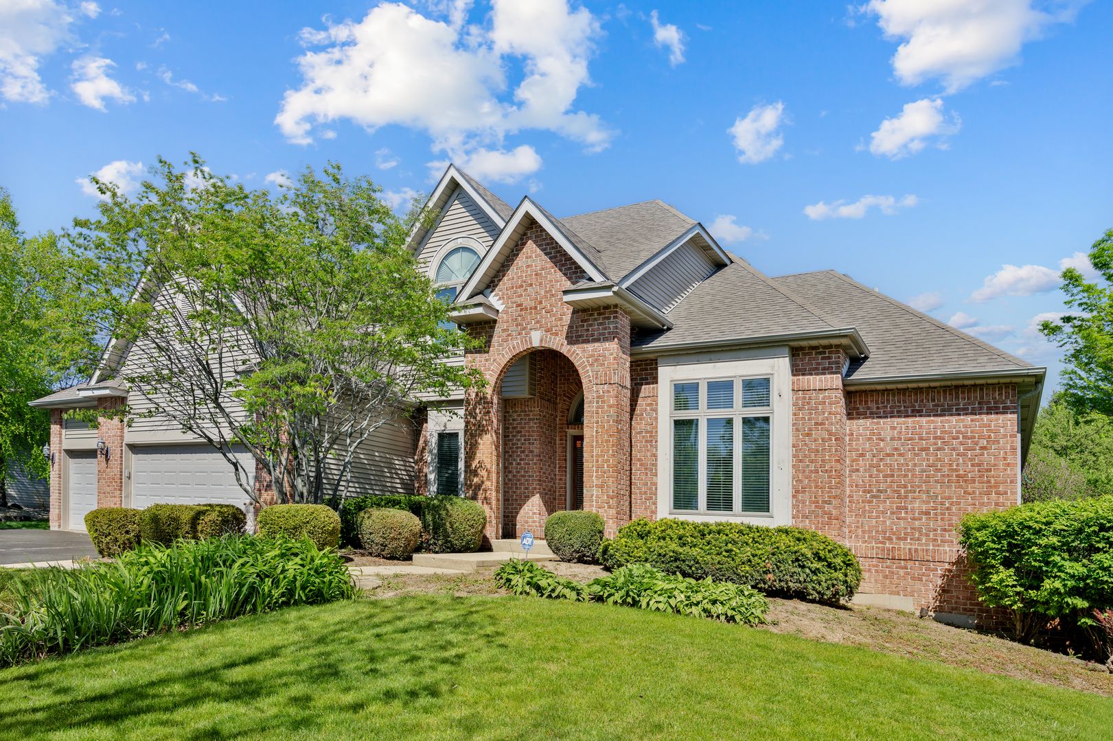 10902 Red Hawk Lane — Spring Grove, IL 60081