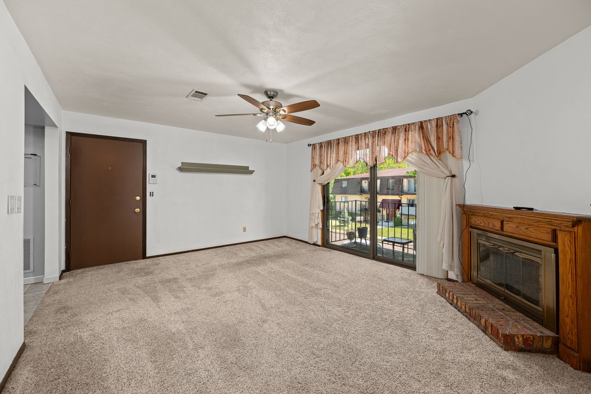2501 26th Avenue Court #1-E, Rock Island, IL 61201