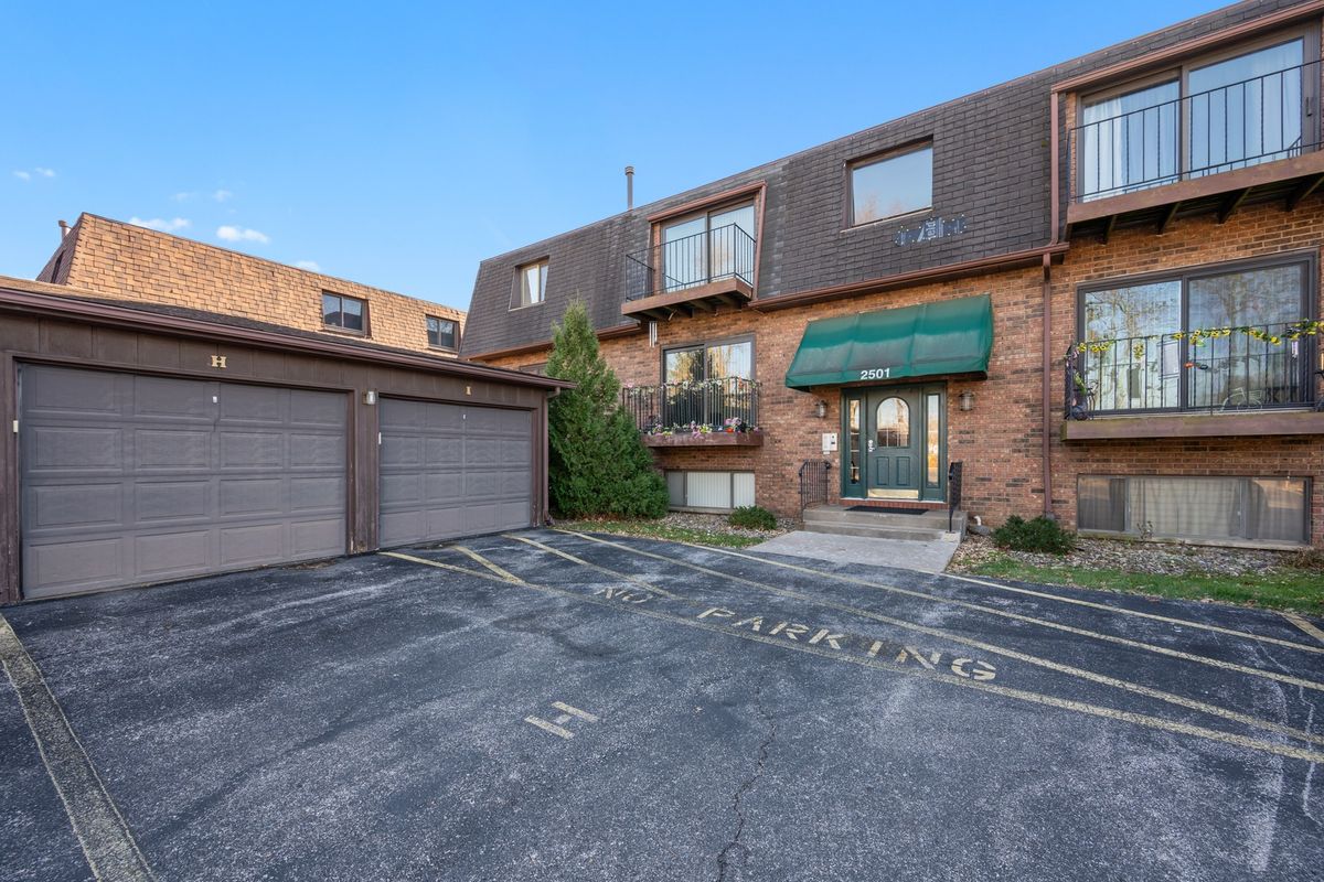 2501 26th Avenue Court #1-E, Rock Island, IL 61201