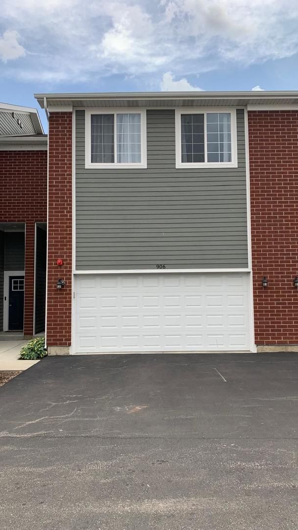 906 Gillespie Lane, Yorkville, IL 60560