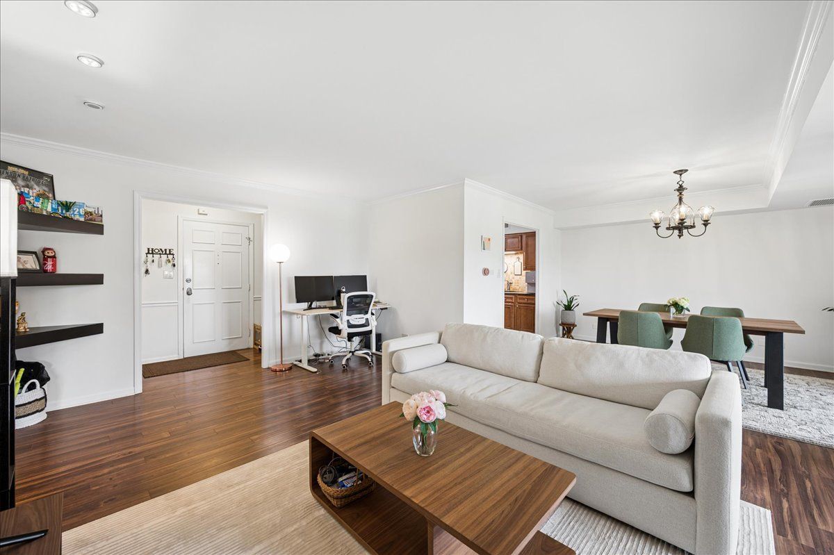 3851 Mission Hills Road #502, Northbrook, IL 60062