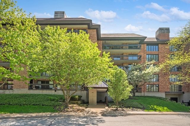 3851 Mission Hills Road, Northbrook, IL 60062