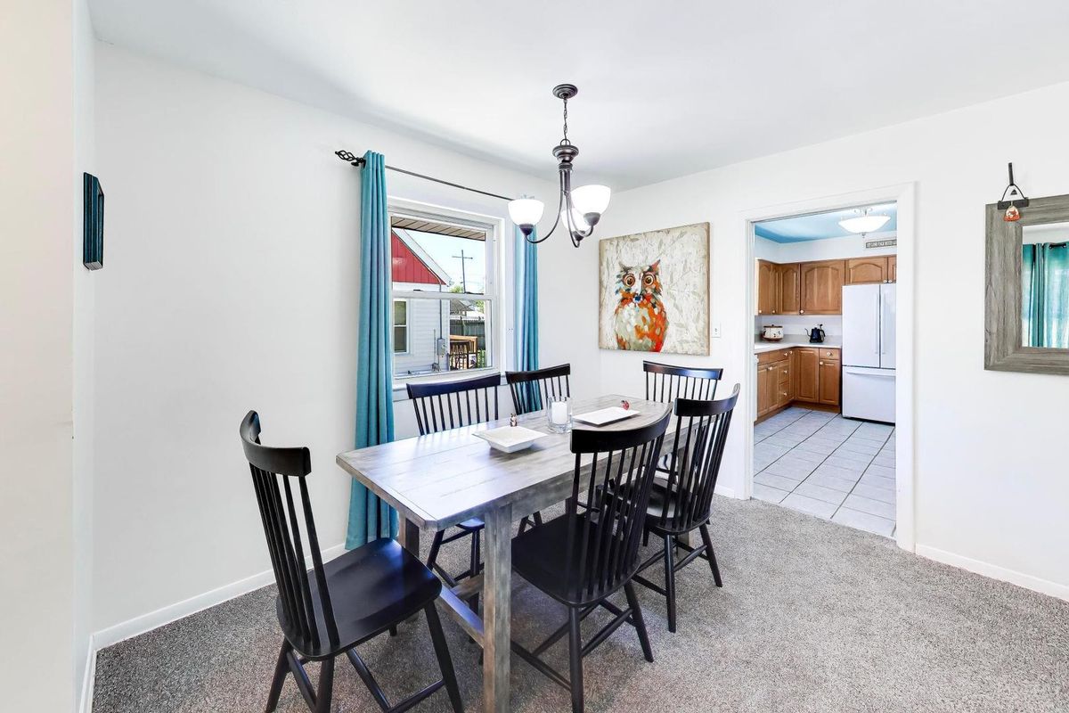 210 N 2nd Avenue, Villa Park, IL 60181