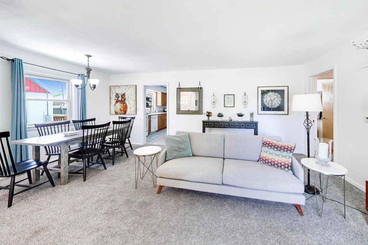 210 N 2nd Avenue, Villa Park, IL 60181