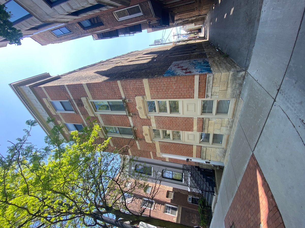 347 Dickens Avenue, Chicago, IL 60614