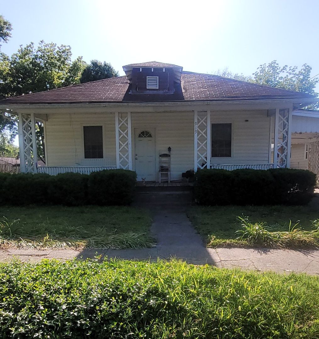 919 N 7th Street — Murphysboro, IL 62966