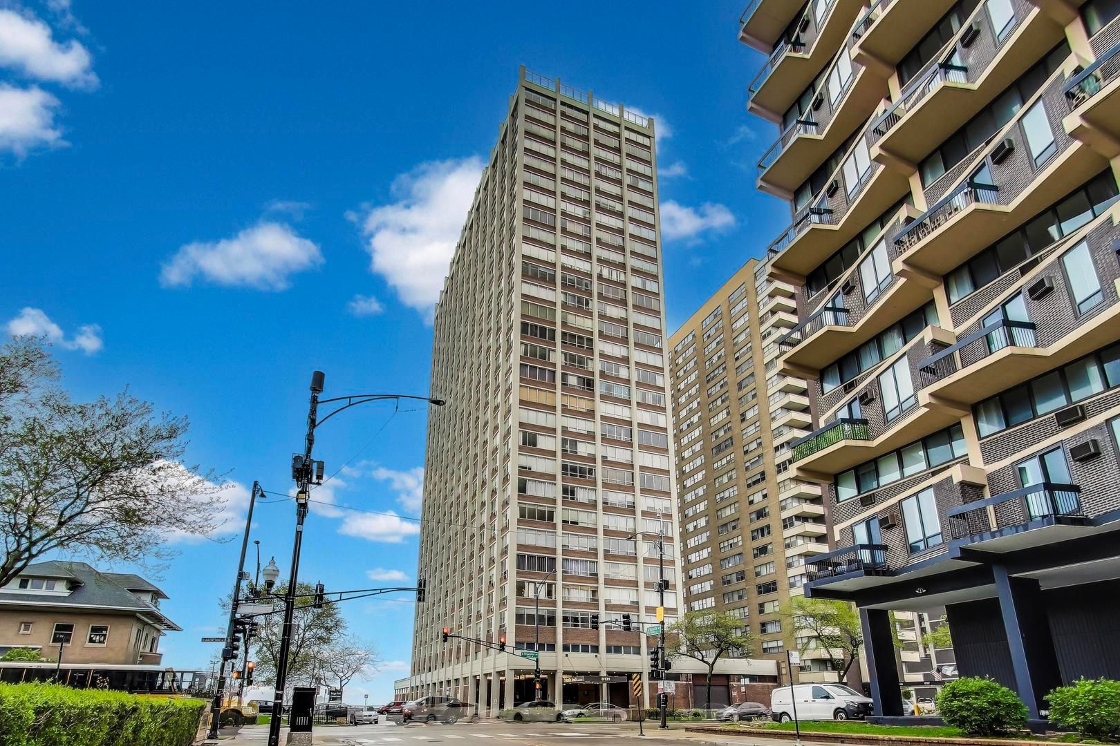 6171 N Sheridan Road #806 — Chicago, IL 60660