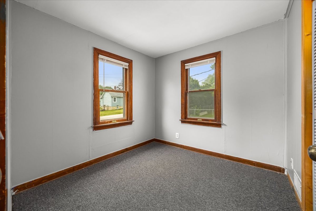 274 Kossuth Street, South Elgin, IL 60177