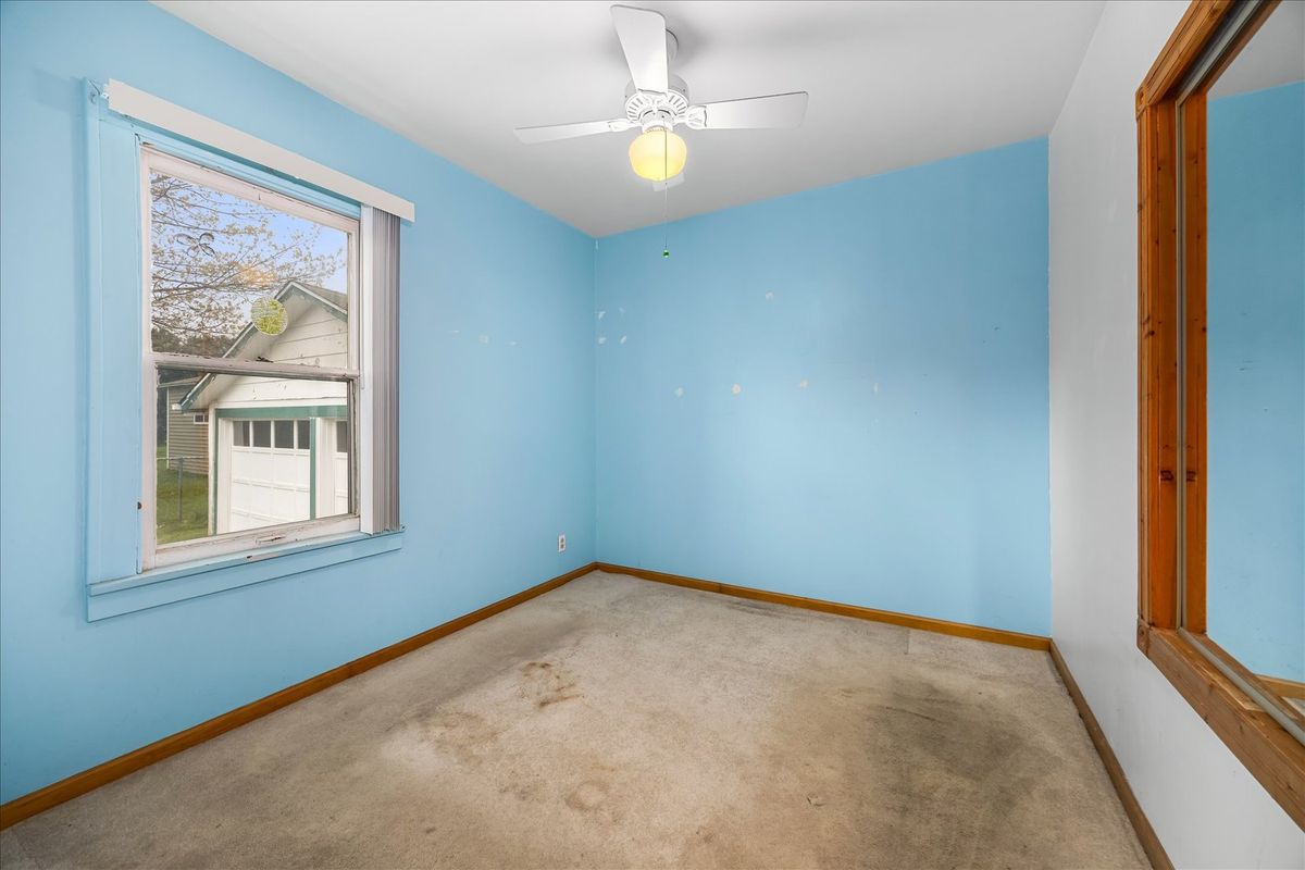 274 Kossuth Street, South Elgin, IL 60177