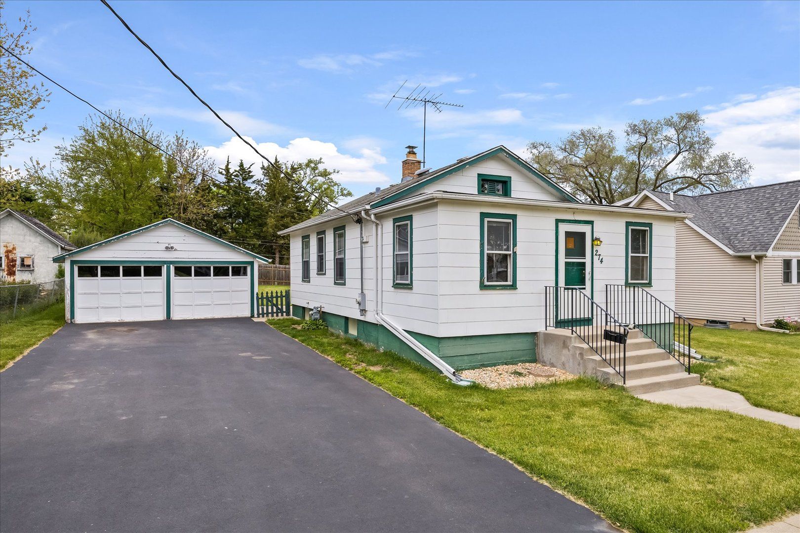 274 Kossuth Street — South Elgin, IL 60177