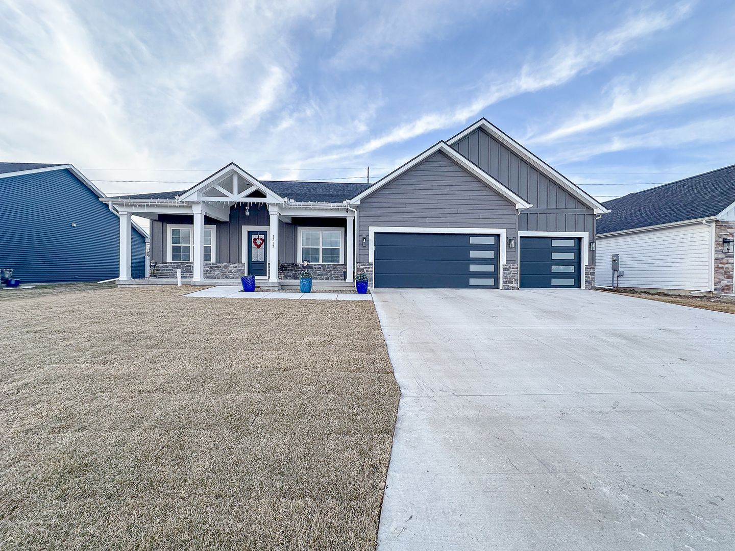 1717 S Stone Creek Boulevard — Urbana, IL 61802