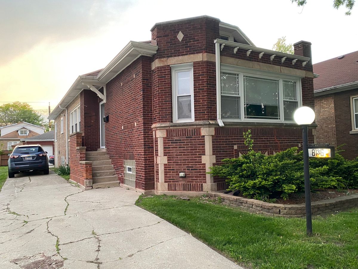 8136 Luella Avenue, Chicago, IL 60617