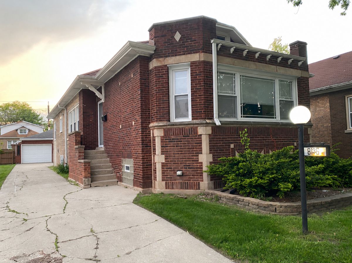 8136 Luella Avenue, Chicago, IL 60617