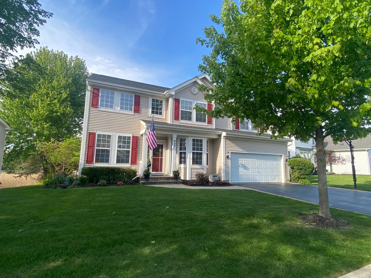 437 Crooked Lake Lane, Lindenhurst, IL 60046