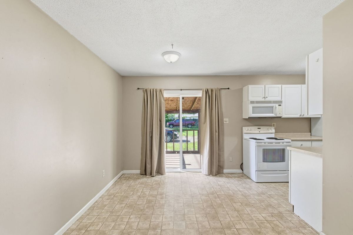 1303 W Prairie Street, Marion, IL 62959