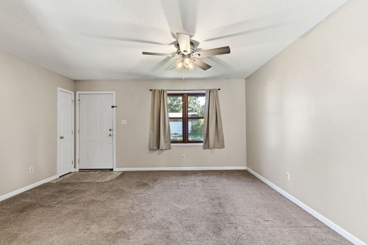 1303 W Prairie Street, Marion, IL 62959
