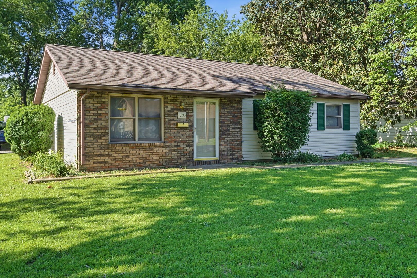 1303 W Prairie Street — Marion, IL 62959