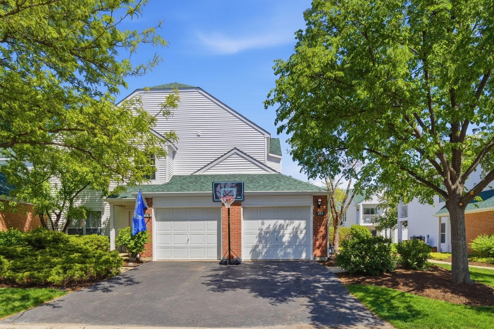 109 Meadowbrook Lane #44A — Lake Bluff, IL 60044