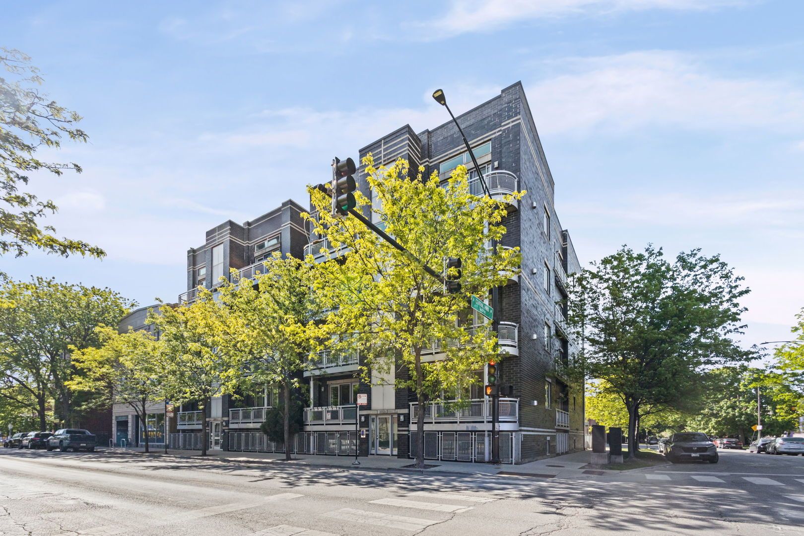 3559 W MONTROSE Avenue #3E — Chicago, IL 60618