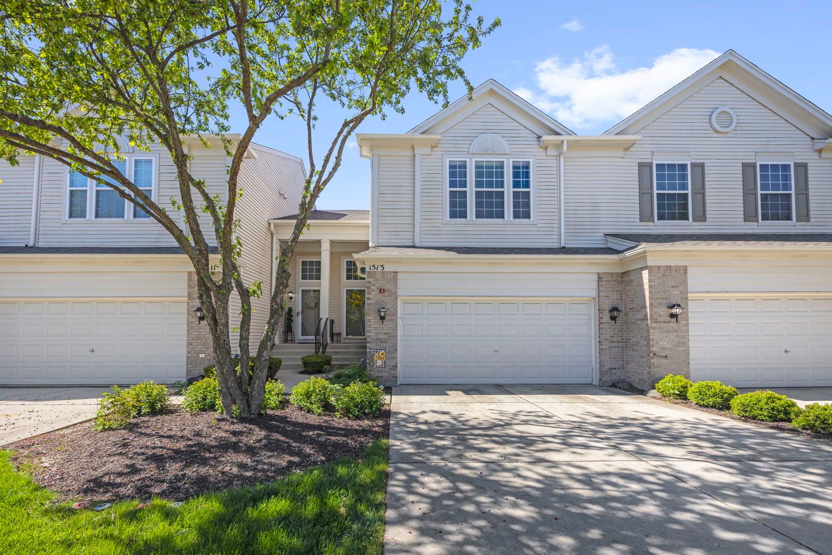 1513 Yellowstone Drive — Streamwood, IL 60107