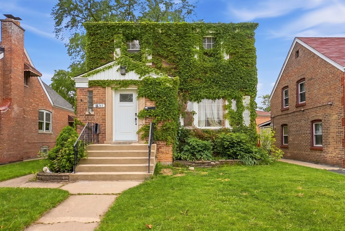 12243 ANN Street, Blue Island, IL 60406