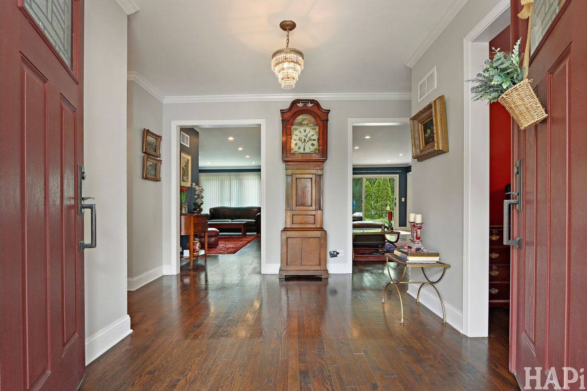 3930 Gloria Court, Glenview, IL 60025