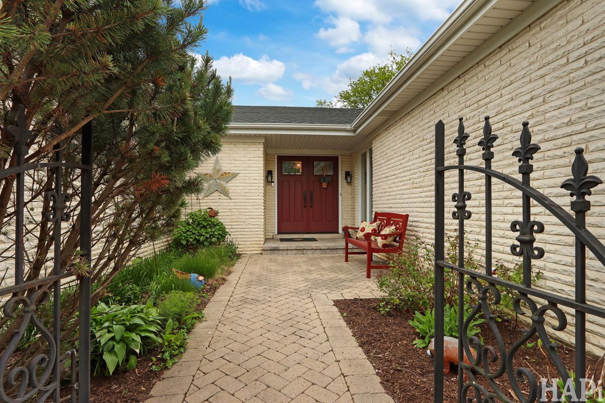 3930 Gloria Court, Glenview, IL 60025