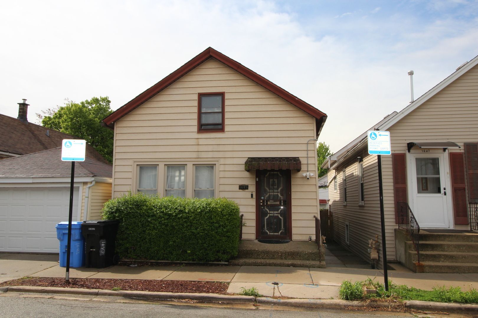 1643 W 32nd Place — Chicago, IL 60608