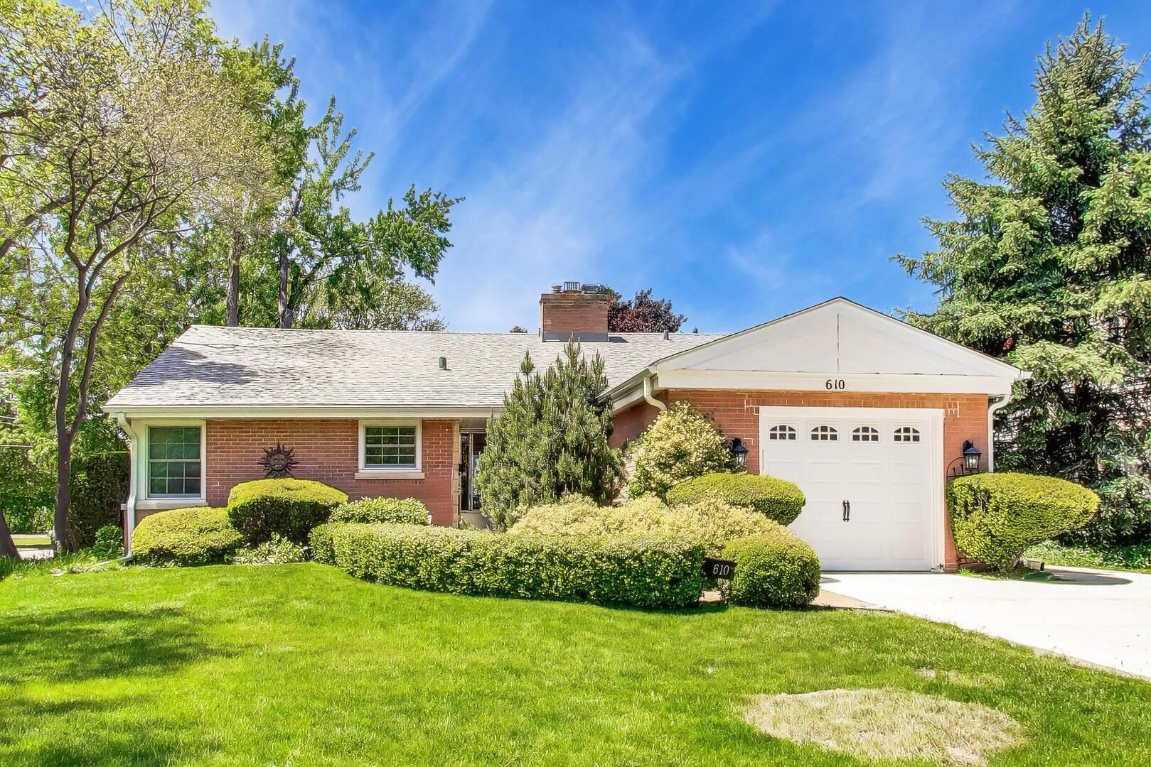 610 S Nawata Avenue — Mount Prospect, IL 60056