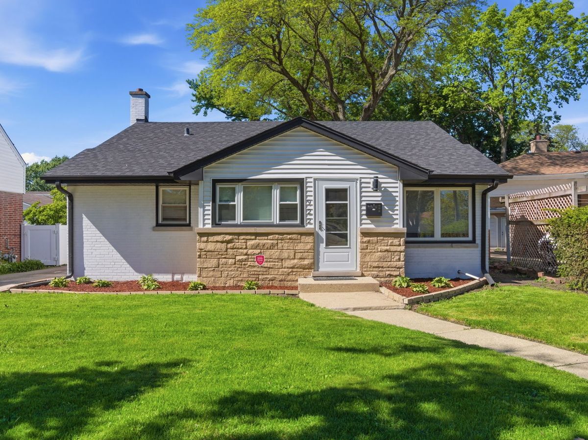 922 Glenlake Avenue, Park Ridge, IL 60068