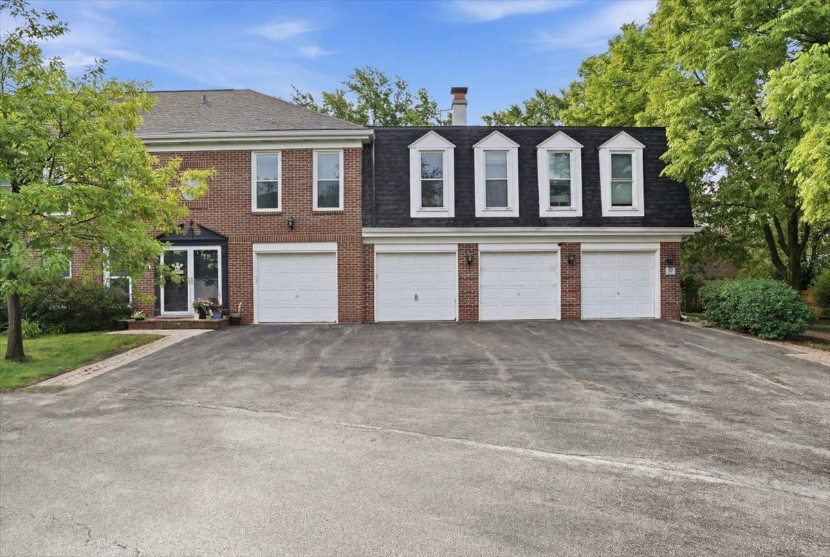 837 Garfield Avenue #A — Libertyville, IL 60048