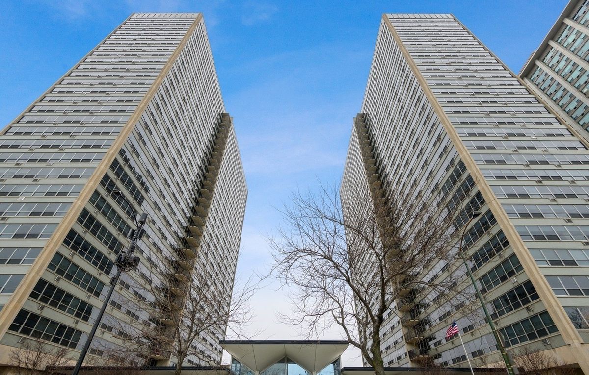 3550 Lake Shore Drive, Chicago, IL 60657