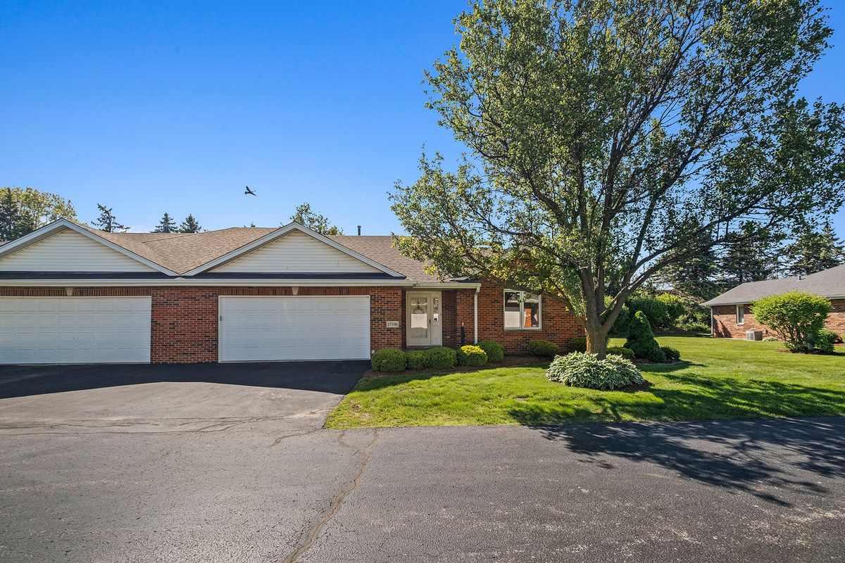 27106 Fountainview Drive, Crete, IL 60417