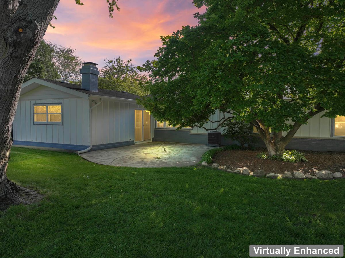1049 Martingale Drive, Bartlett, IL 60103